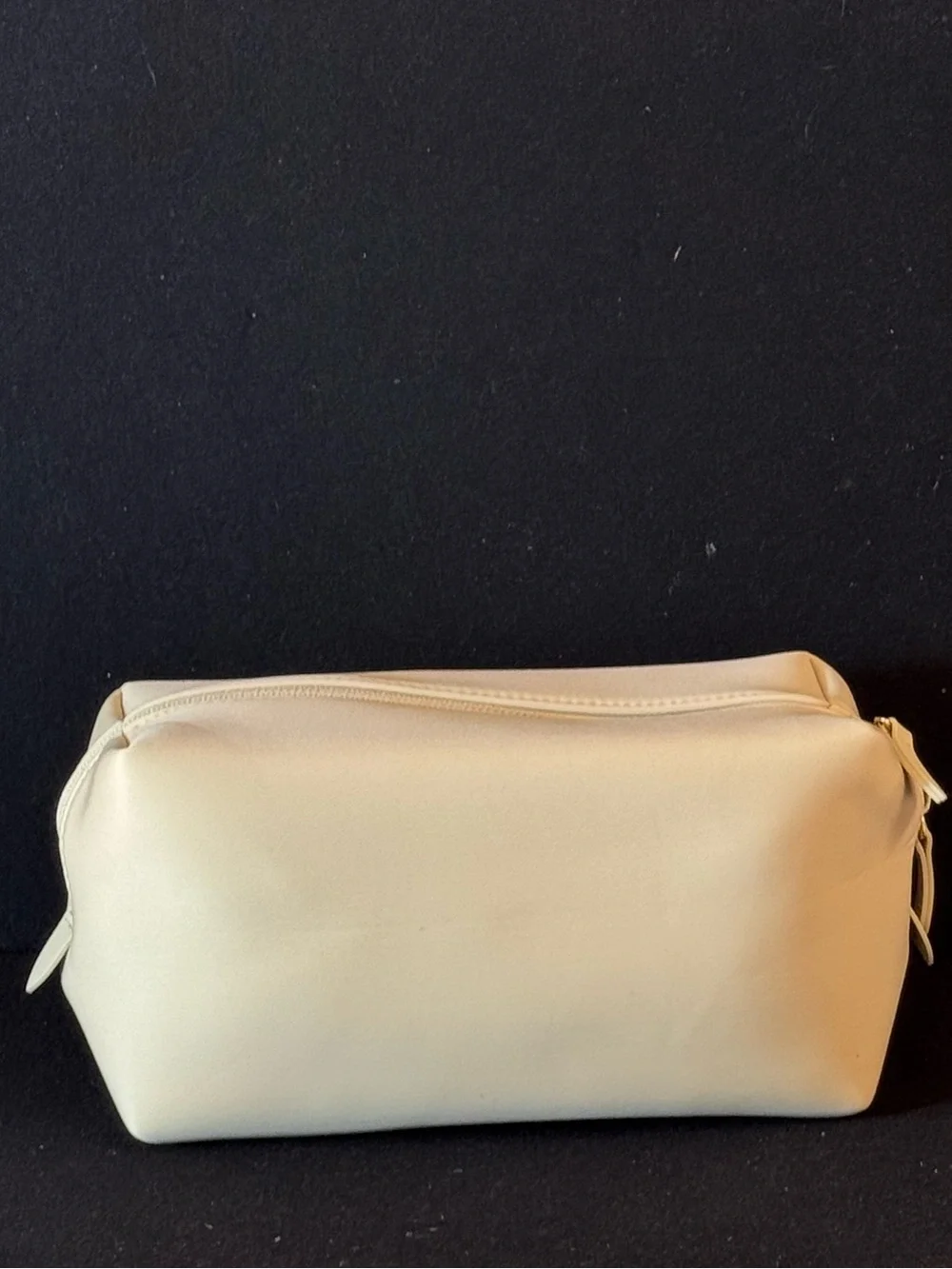Burberry NWOT Cream Beige Cosmetic Bag Limited Edition Gift Pouch